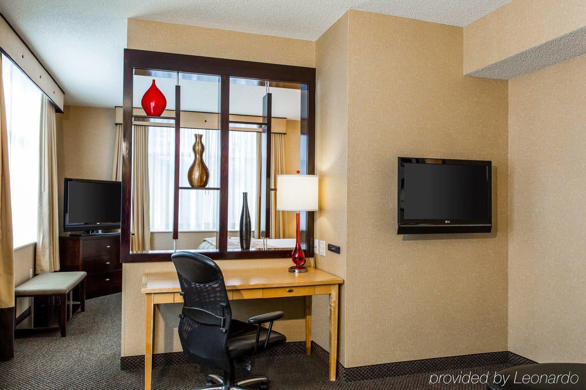 Cambria Hotel Traverse City Exterior foto